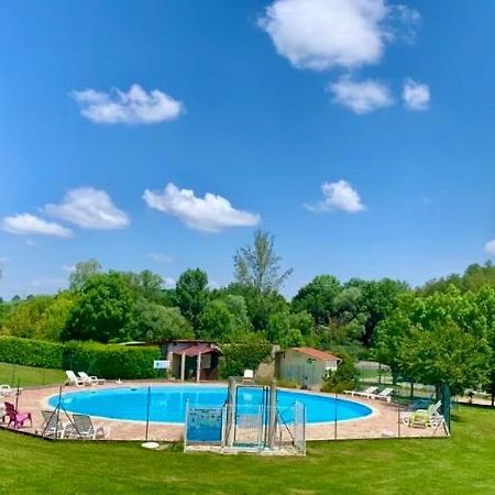 Camping Familial Paisible Avec Piscine, Mobil Home , Chalet, Studio & Emplacement Nue Casties-Labrande Εξωτερικό φωτογραφία