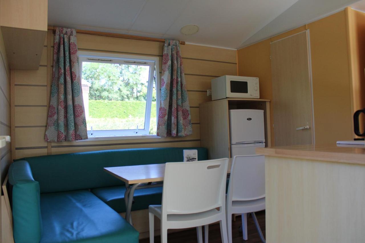 Camping Familial Paisible Avec Piscine, Mobil Home , Chalet, Studio & Emplacement Nue Casties-Labrande Εξωτερικό φωτογραφία