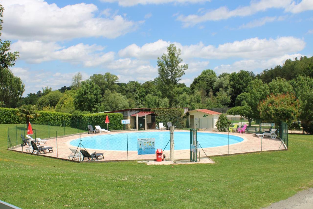 Camping Familial Paisible Avec Piscine, Mobil Home , Chalet, Studio & Emplacement Nue Casties-Labrande Εξωτερικό φωτογραφία