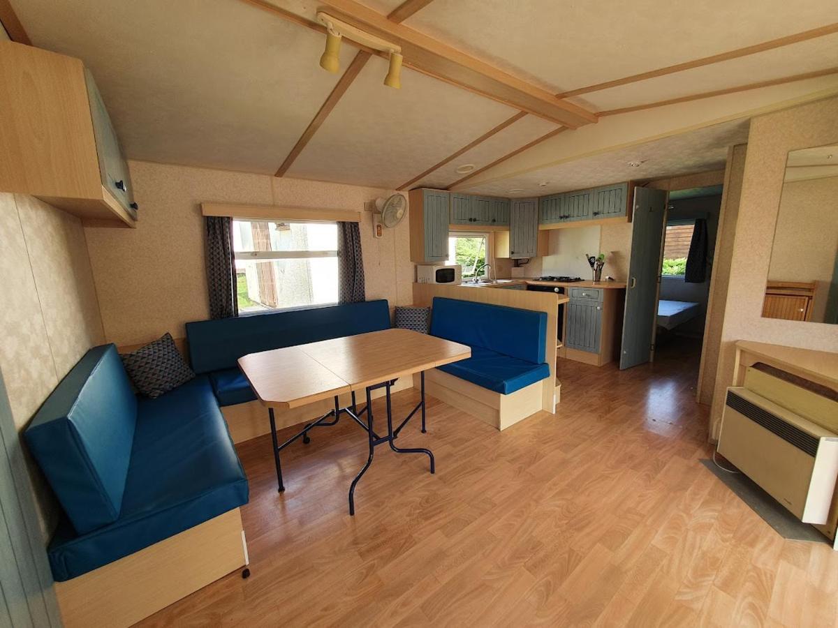 Camping Familial Paisible Avec Piscine, Mobil Home , Chalet, Studio & Emplacement Nue Casties-Labrande Εξωτερικό φωτογραφία