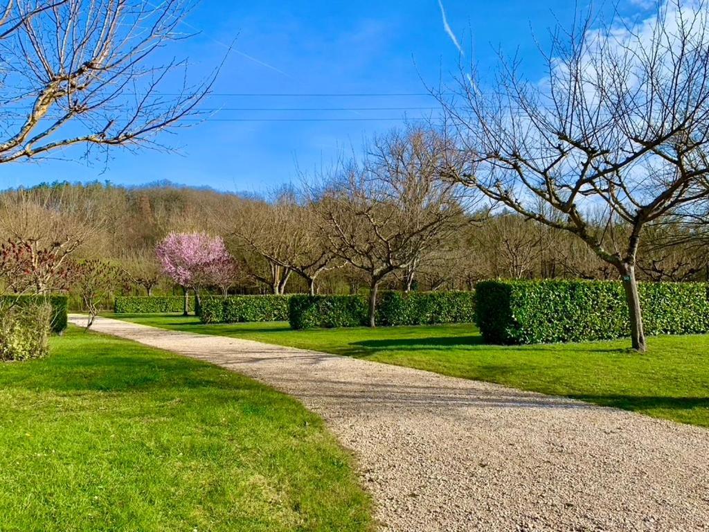 Camping Familial Paisible Avec Piscine, Mobil Home , Chalet, Studio & Emplacement Nue Casties-Labrande Εξωτερικό φωτογραφία
