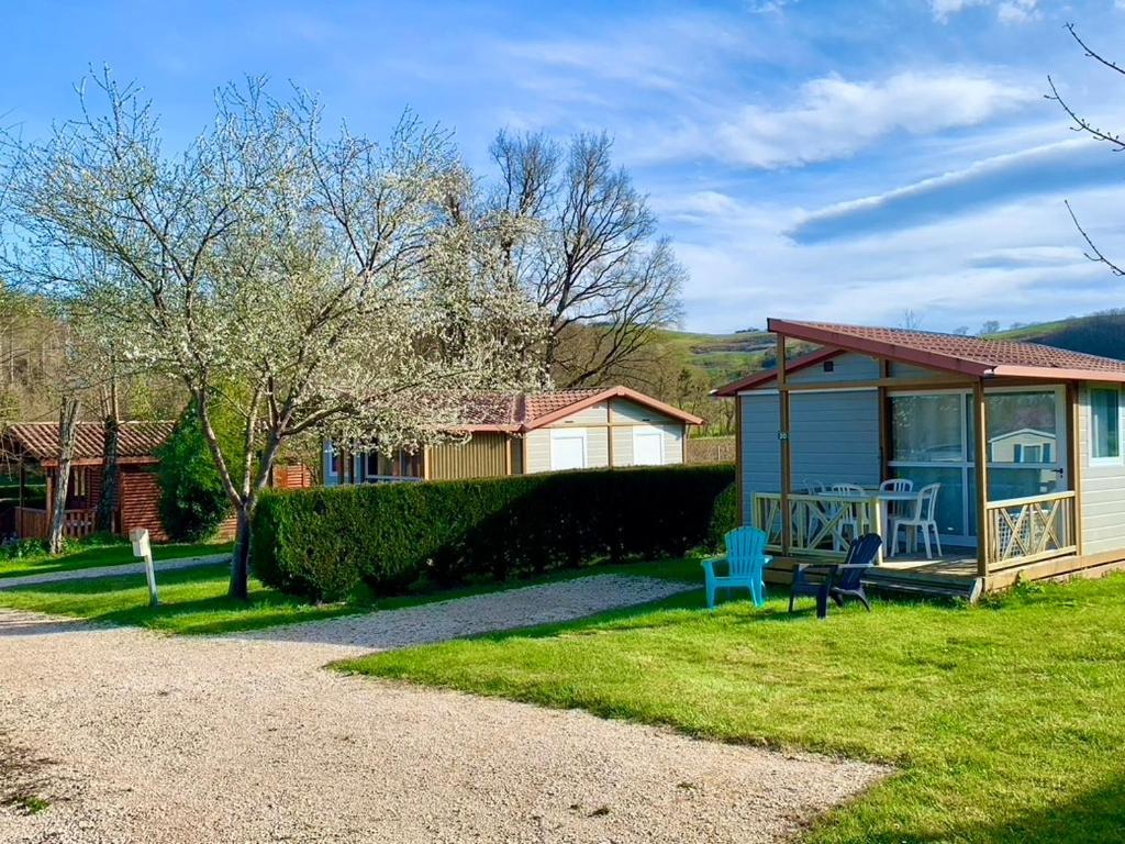 Camping Familial Paisible Avec Piscine, Mobil Home , Chalet, Studio & Emplacement Nue Casties-Labrande Εξωτερικό φωτογραφία