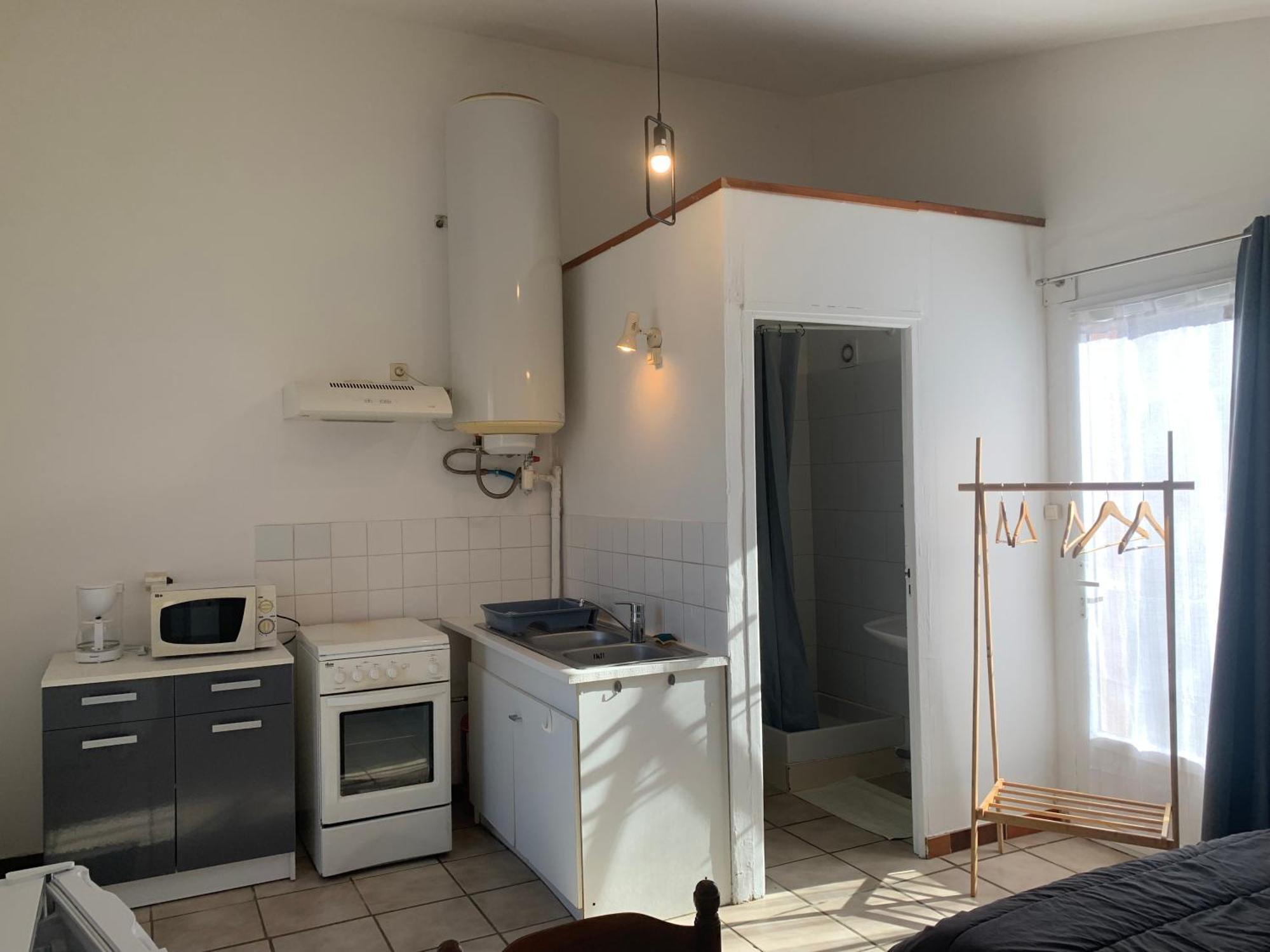 Camping Familial Paisible Avec Piscine, Mobil Home , Chalet, Studio & Emplacement Nue Casties-Labrande Εξωτερικό φωτογραφία