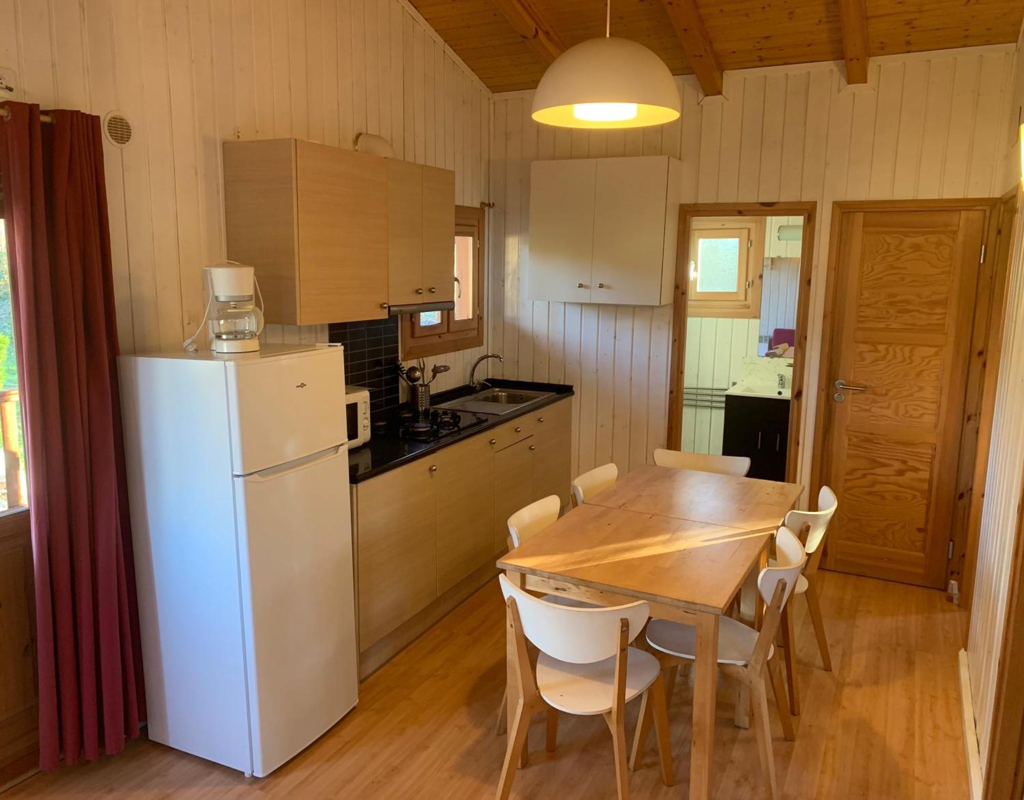 Camping Familial Paisible Avec Piscine, Mobil Home , Chalet, Studio & Emplacement Nue Casties-Labrande Εξωτερικό φωτογραφία