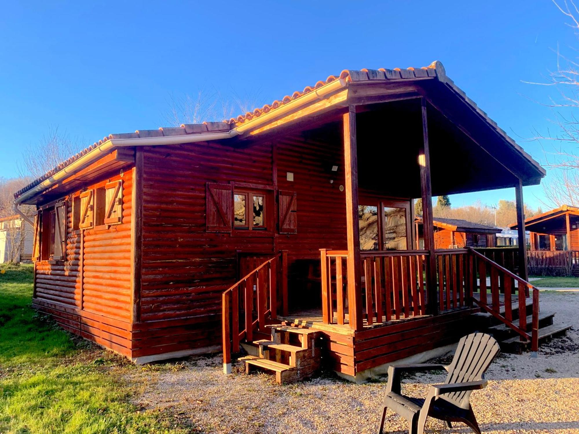 Camping Familial Paisible Avec Piscine, Mobil Home , Chalet, Studio & Emplacement Nue Casties-Labrande Εξωτερικό φωτογραφία
