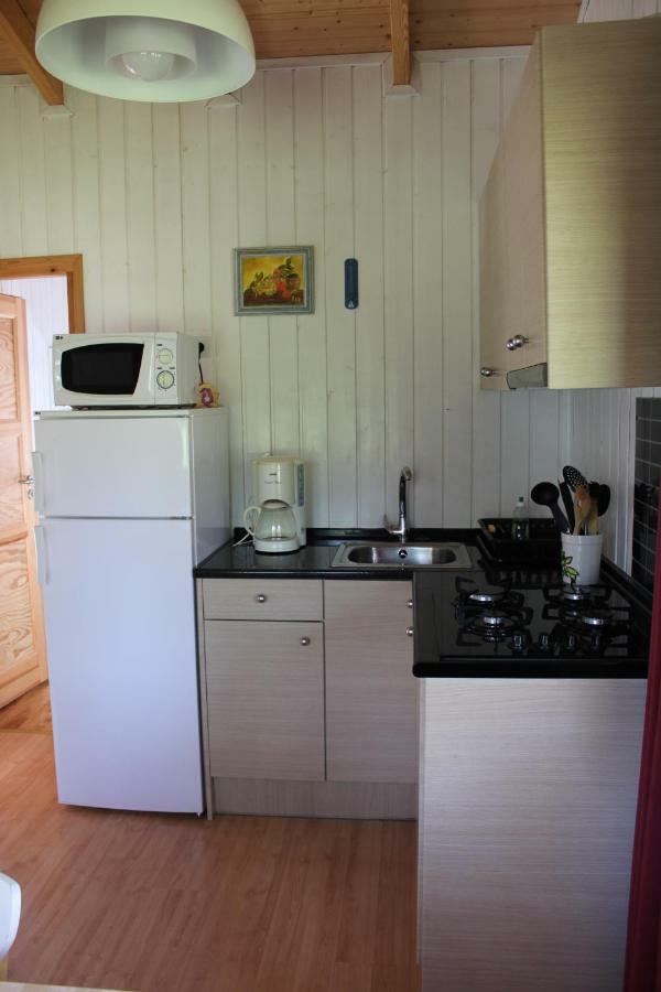 Camping Familial Paisible Avec Piscine, Mobil Home , Chalet, Studio & Emplacement Nue Casties-Labrande Εξωτερικό φωτογραφία