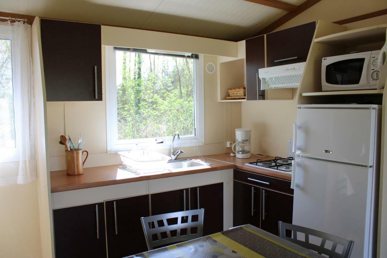 Camping Familial Paisible Avec Piscine, Mobil Home , Chalet, Studio & Emplacement Nue Casties-Labrande Εξωτερικό φωτογραφία