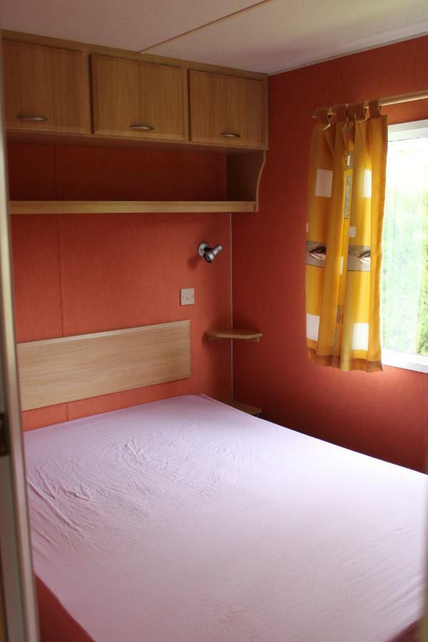 Camping Familial Paisible Avec Piscine, Mobil Home , Chalet, Studio & Emplacement Nue Casties-Labrande Εξωτερικό φωτογραφία