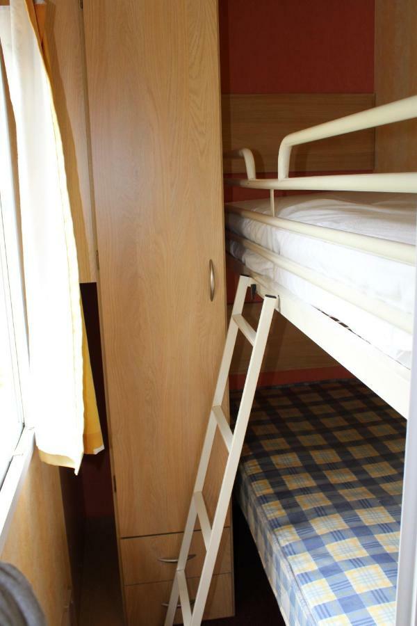 Camping Familial Paisible Avec Piscine, Mobil Home , Chalet, Studio & Emplacement Nue Casties-Labrande Εξωτερικό φωτογραφία