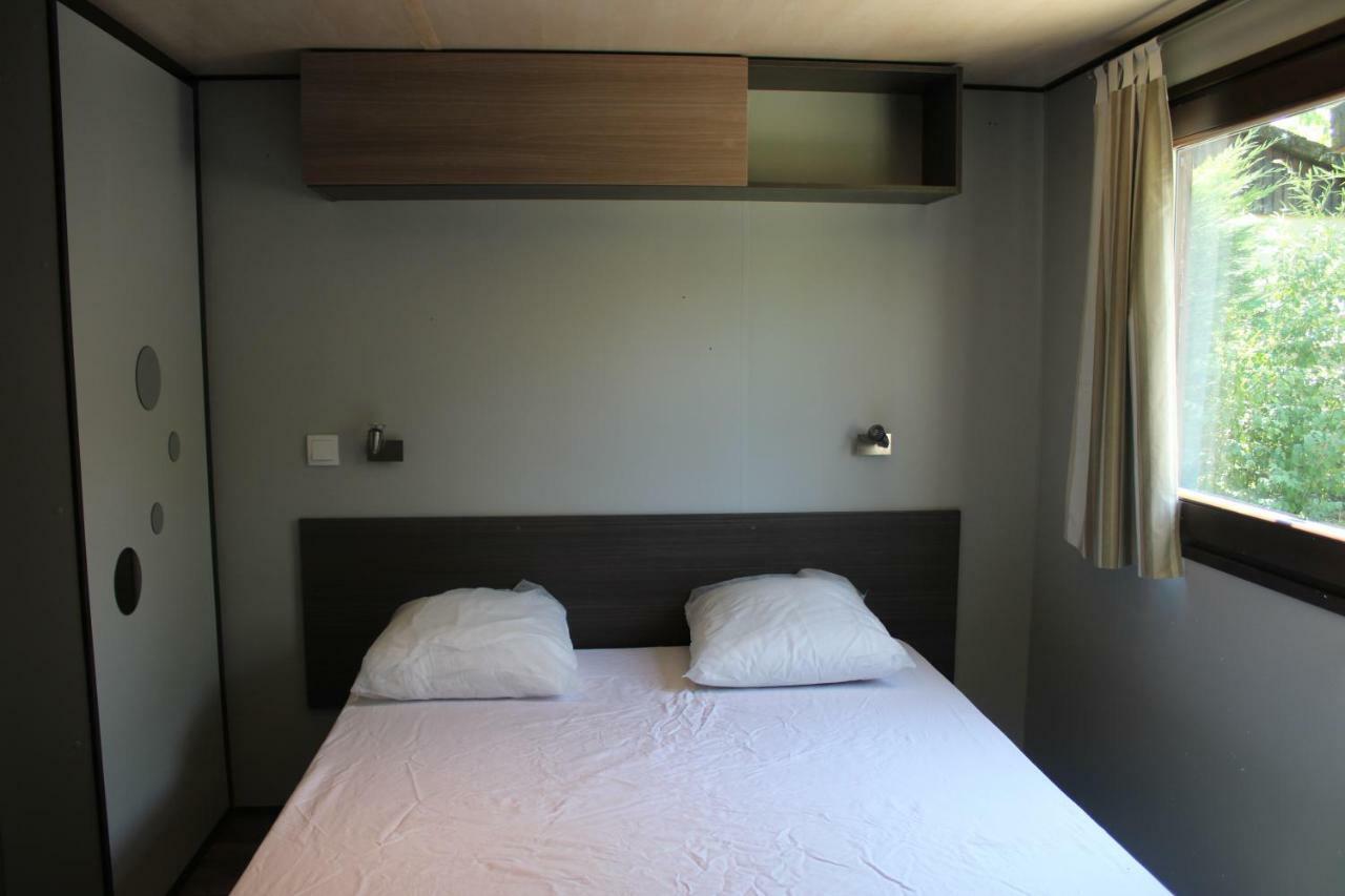 Camping Familial Paisible Avec Piscine, Mobil Home , Chalet, Studio & Emplacement Nue Casties-Labrande Εξωτερικό φωτογραφία